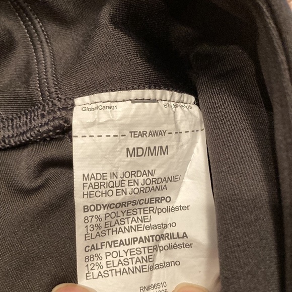 UNDER ARMOUR Womens Capri Leggings - size Medium - Picture 12 of 13